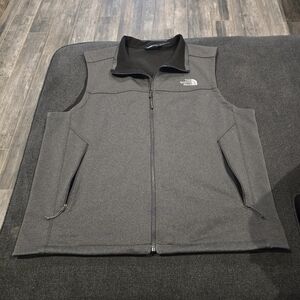 The North Face Men's Gray Vest